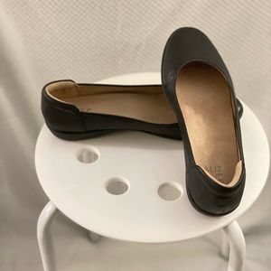 Naturalizer Flat black shoes | leather upper| size: 9M